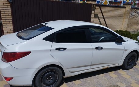 Hyundai Solaris II рестайлинг, 2016 год, 450 000 рублей, 3 фотография