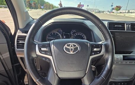 Toyota Land Cruiser Prado 150 рестайлинг 2, 2021 год, 6 590 000 рублей, 6 фотография