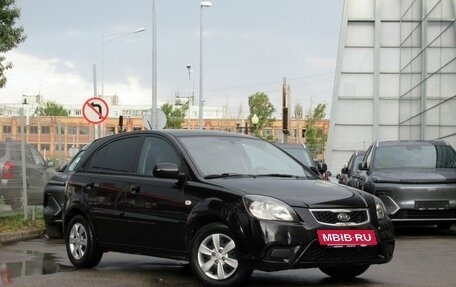 KIA Rio II, 2011 год, 690 000 рублей, 3 фотография