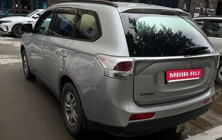 Mitsubishi Outlander III рестайлинг 3, 2013 год, 1 150 000 рублей, 3 фотография