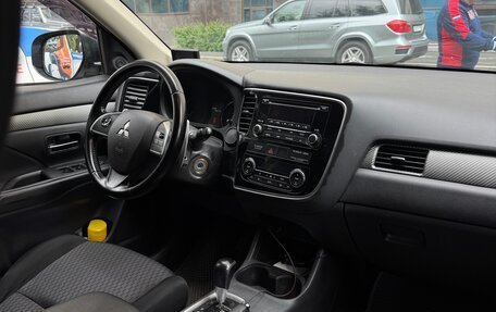 Mitsubishi Outlander III рестайлинг 3, 2013 год, 1 150 000 рублей, 10 фотография
