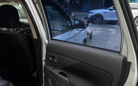 Mitsubishi Outlander III рестайлинг 3, 2013 год, 1 150 000 рублей, 9 фотография