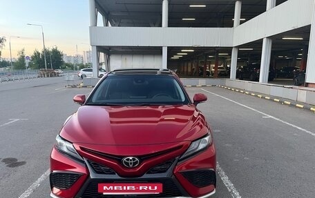 Toyota Camry, 2021 год, 3 490 000 рублей, 6 фотография