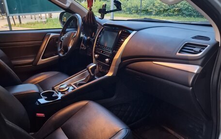 Mitsubishi Montero Sport, 2023 год, 5 850 000 рублей, 9 фотография