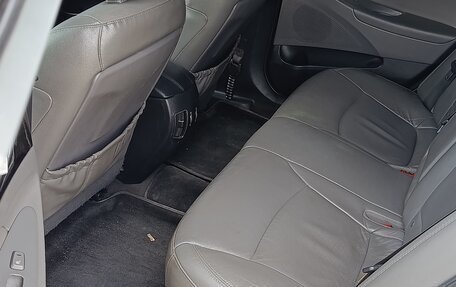 Hyundai Sonata VI, 2010 год, 850 000 рублей, 7 фотография