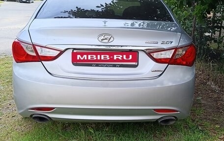 Hyundai Sonata VI, 2010 год, 850 000 рублей, 3 фотография