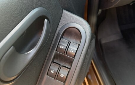 Renault Duster I рестайлинг, 2014 год, 975 000 рублей, 13 фотография