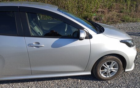 Toyota Yaris, 2021 год, 1 200 000 рублей, 11 фотография