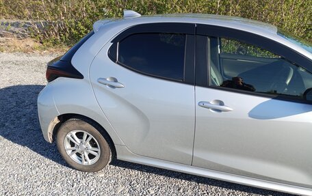 Toyota Yaris, 2021 год, 1 200 000 рублей, 10 фотография