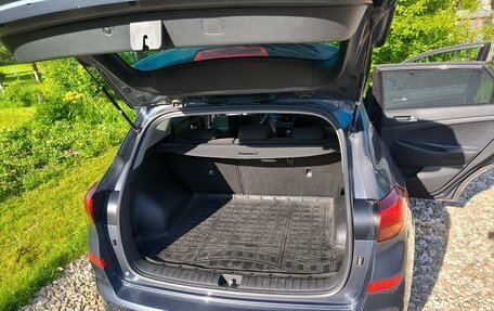 Hyundai Tucson III, 2018 год, 2 300 000 рублей, 16 фотография