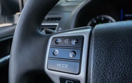 Toyota Land Cruiser Prado 150 рестайлинг 2, 2016 год, 4 260 000 рублей, 17 фотография