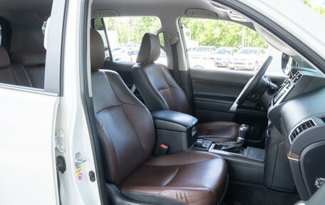 Toyota Land Cruiser Prado 150 рестайлинг 2, 2016 год, 4 260 000 рублей, 11 фотография