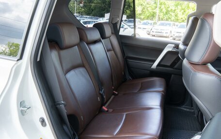Toyota Land Cruiser Prado 150 рестайлинг 2, 2016 год, 4 260 000 рублей, 10 фотография