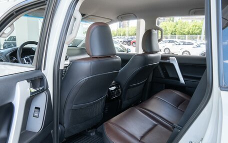 Toyota Land Cruiser Prado 150 рестайлинг 2, 2016 год, 4 260 000 рублей, 14 фотография