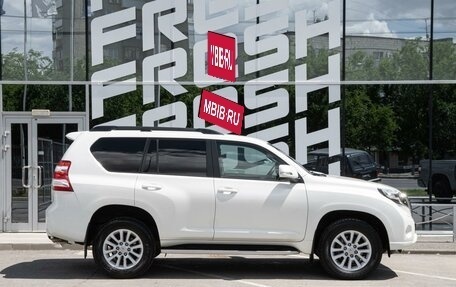 Toyota Land Cruiser Prado 150 рестайлинг 2, 2016 год, 4 260 000 рублей, 5 фотография
