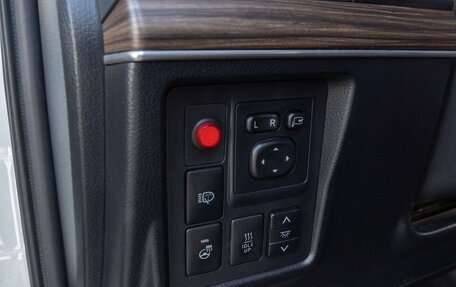 Toyota Land Cruiser Prado 150 рестайлинг 2, 2016 год, 4 260 000 рублей, 24 фотография
