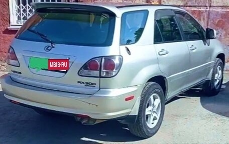 Lexus RX IV рестайлинг, 2001 год, 690 000 рублей, 2 фотография