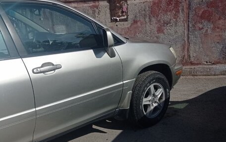 Lexus RX IV рестайлинг, 2001 год, 690 000 рублей, 15 фотография