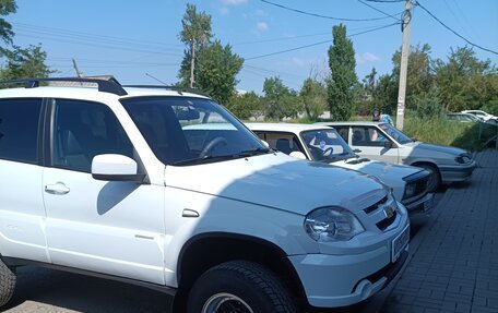 Chevrolet Niva I рестайлинг, 2012 год, 720 000 рублей, 3 фотография