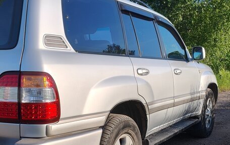 Toyota Land Cruiser 100 рестайлинг 2, 2007 год, 2 450 000 рублей, 6 фотография