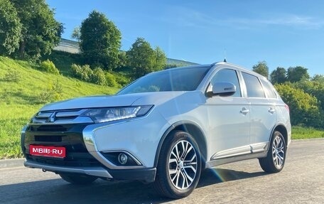 Mitsubishi Outlander III рестайлинг 3, 2018 год, 1 490 000 рублей, 1 фотография