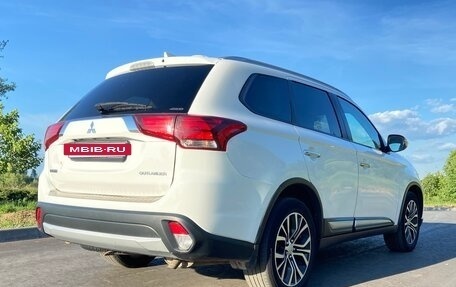 Mitsubishi Outlander III рестайлинг 3, 2018 год, 1 490 000 рублей, 5 фотография