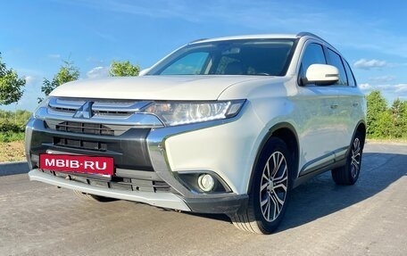 Mitsubishi Outlander III рестайлинг 3, 2018 год, 1 490 000 рублей, 20 фотография