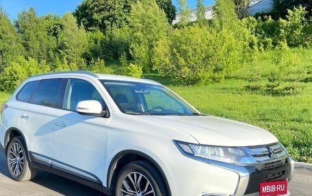 Mitsubishi Outlander III рестайлинг 3, 2018 год, 1 490 000 рублей, 16 фотография