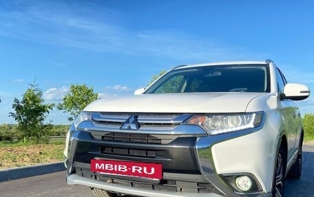 Mitsubishi Outlander III рестайлинг 3, 2018 год, 1 490 000 рублей, 19 фотография