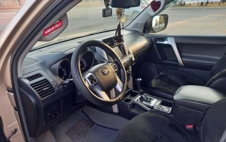 Toyota Land Cruiser Prado 150 рестайлинг 2, 2011 год, 2 490 000 рублей, 8 фотография