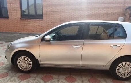 Volkswagen Golf VI, 2009 год, 750 000 рублей, 2 фотография