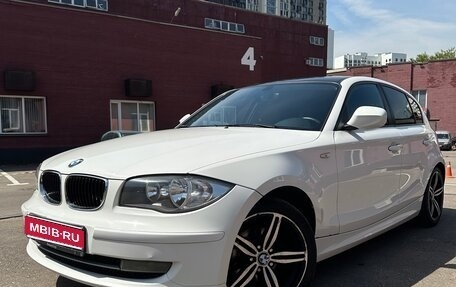 BMW 1 серия, 2011 год, 950 000 рублей, 1 фотография