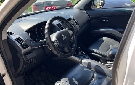 Mitsubishi Outlander III рестайлинг 3, 2010 год, 1 250 000 рублей, 16 фотография