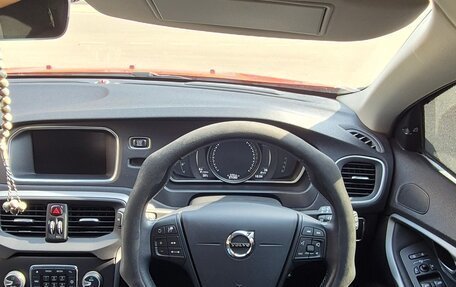 Volvo V40 II рестайлинг, 2016 год, 1 585 000 рублей, 33 фотография