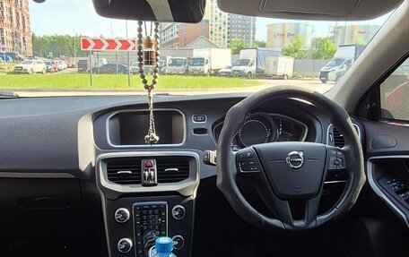 Volvo V40 II рестайлинг, 2016 год, 1 585 000 рублей, 31 фотография