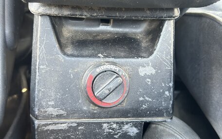 Toyota Land Cruiser 70, 1993 год, 2 000 000 рублей, 17 фотография