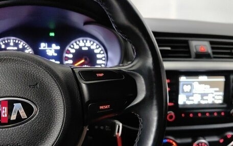KIA Rio IV, 2018 год, 1 295 000 рублей, 19 фотография