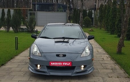 Toyota Celica VII рестайлинг, 2002 год, 1 150 000 рублей, 1 фотография