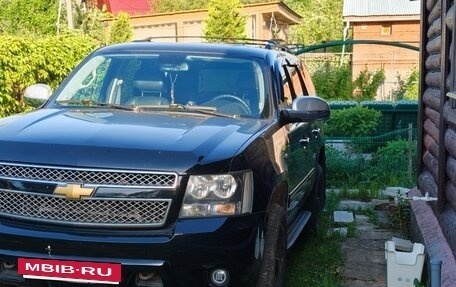 Chevrolet Tahoe III, 2012 год, 1 900 000 рублей, 2 фотография