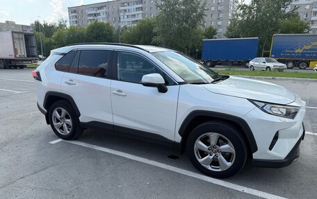 Toyota RAV4, 2019 год, 3 500 000 рублей, 2 фотография