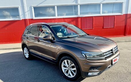 Volkswagen Tiguan II, 2017 год, 2 400 000 рублей, 4 фотография