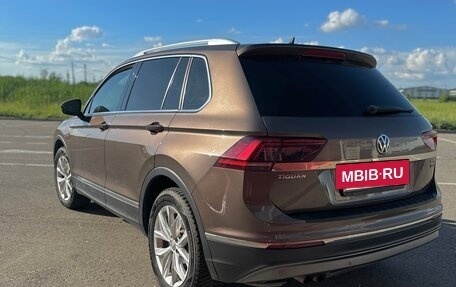 Volkswagen Tiguan II, 2017 год, 2 400 000 рублей, 2 фотография