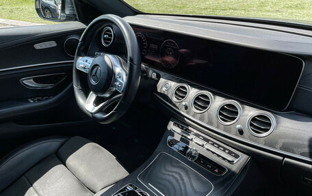 Mercedes-Benz E-Класс, 2019 год, 3 777 000 рублей, 10 фотография