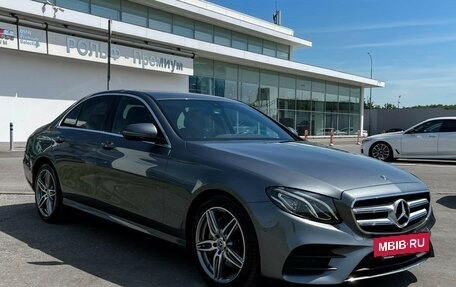 Mercedes-Benz E-Класс, 2019 год, 3 777 000 рублей, 3 фотография