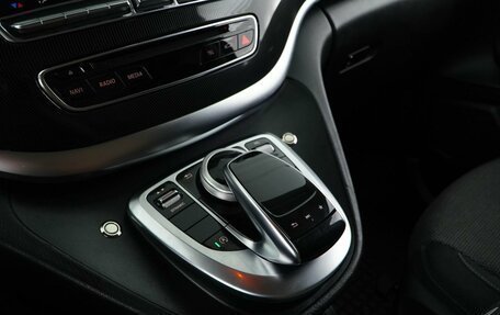 Mercedes-Benz V-Класс, 2018 год, 6 360 077 рублей, 25 фотография