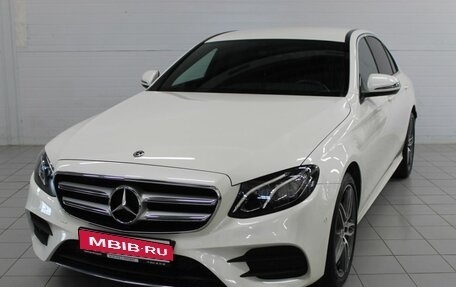 Mercedes-Benz E-Класс, 2019 год, 4 300 000 рублей, 1 фотография