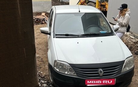 Renault Logan I, 2013 год, 400 000 рублей, 3 фотография