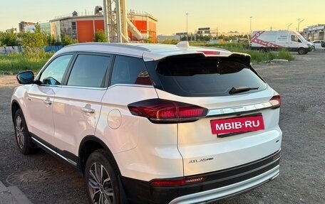 Geely Atlas, 2023 год, 2 430 000 рублей, 8 фотография