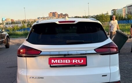 Geely Atlas, 2023 год, 2 430 000 рублей, 10 фотография