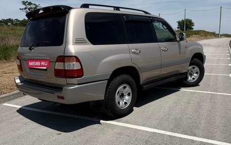 Toyota Land Cruiser 100 рестайлинг 2, 2007 год, 4 000 000 рублей, 2 фотография